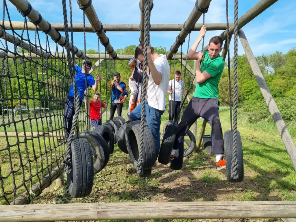 Un parcours d'obstacles fun pendant les vacances